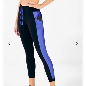 Mid-Rise PowerHold Tie-Waist 7/8